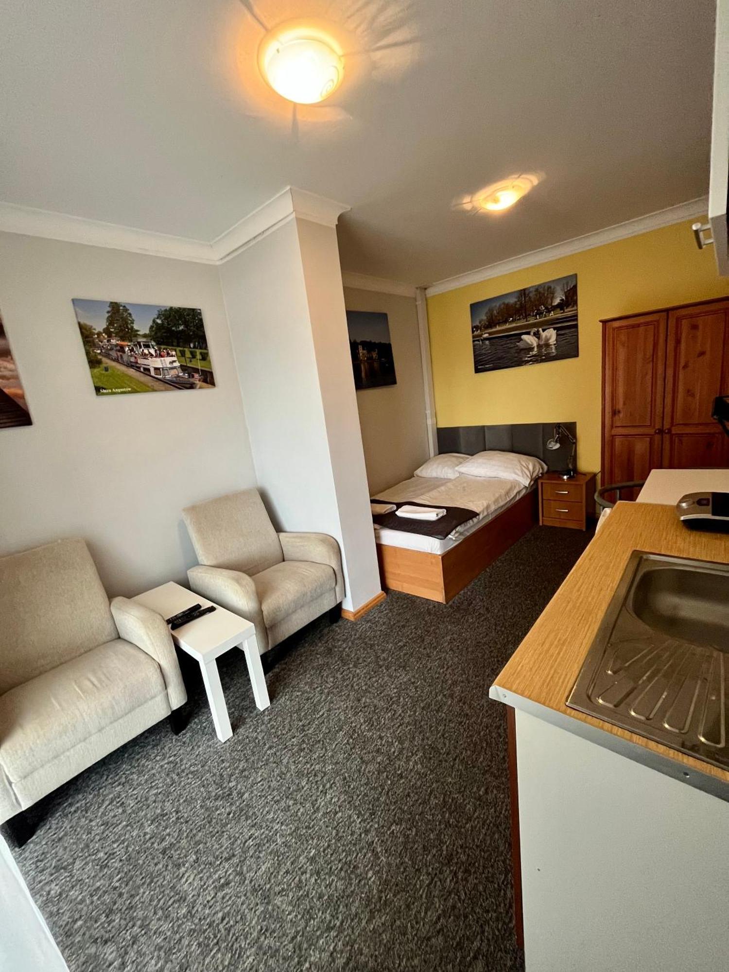 Gosciniec Rospuda 1 Bed & Breakfast เอากุสตูฟ ภายนอก รูปภาพ